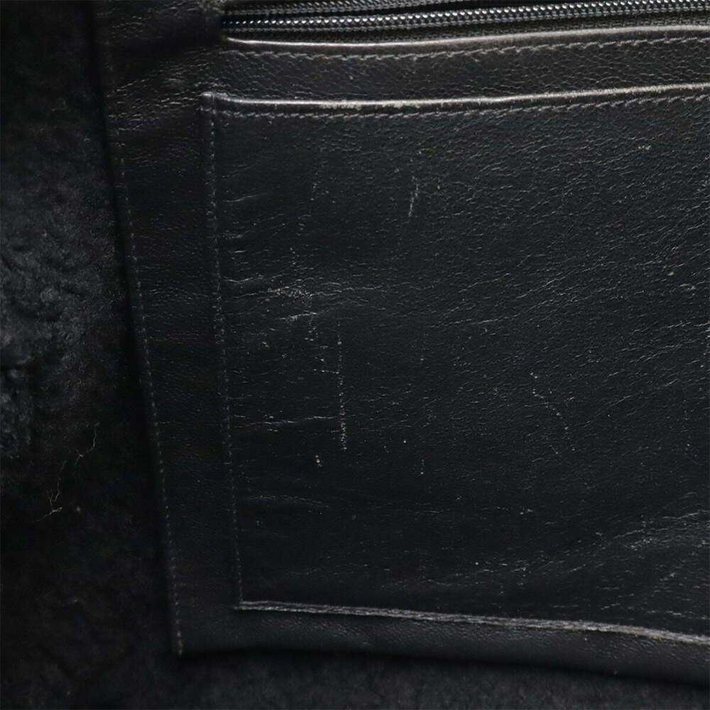 CHANEL Black Leather Shoulder Bag - Picture 8 of 10